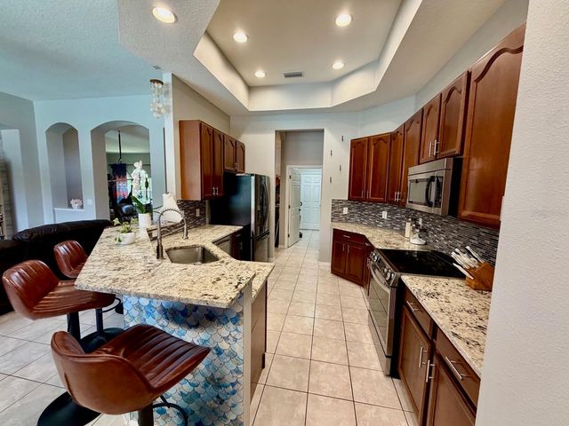 6188 46TH STREET E, Bradenton, FL 34203