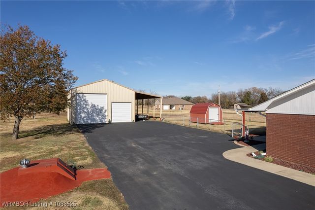 474377 1130 Road, Muldrow, OK 74948