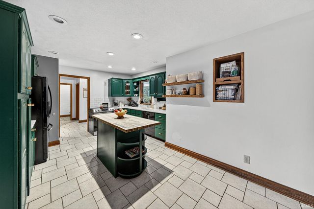 15061 Yorkshire Drive, Plymouth, IN 46563