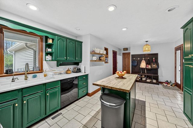 15061 Yorkshire Drive, Plymouth, IN 46563