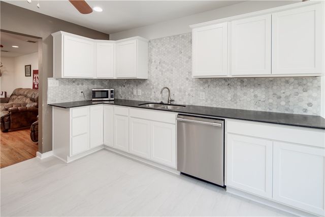 1204 East 28th Street, Bryan, TX 77803
