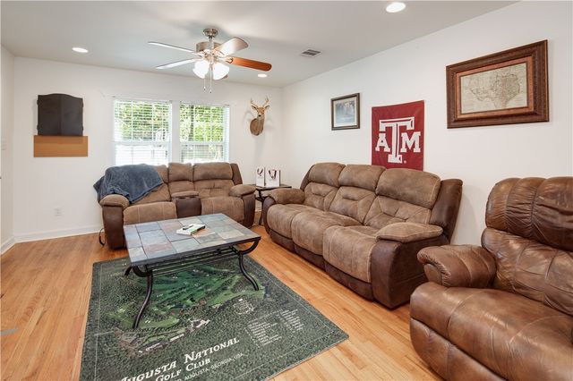 1204 East 28th Street, Bryan, TX 77803