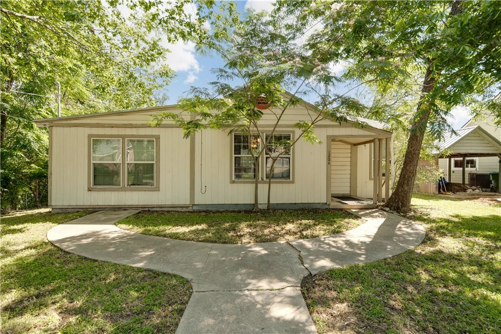 1204 East 28th Street, Bryan, TX 77803