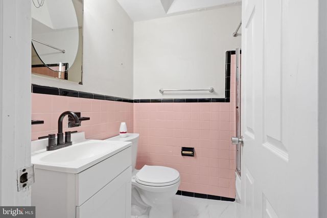 18 GLENHAVEN RD, Glenolden, PA 19036