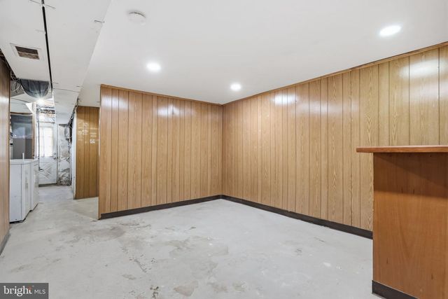 18 GLENHAVEN RD, Glenolden, PA 19036