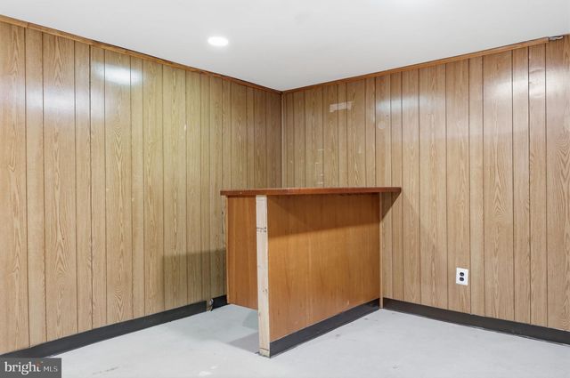 18 GLENHAVEN RD, Glenolden, PA 19036