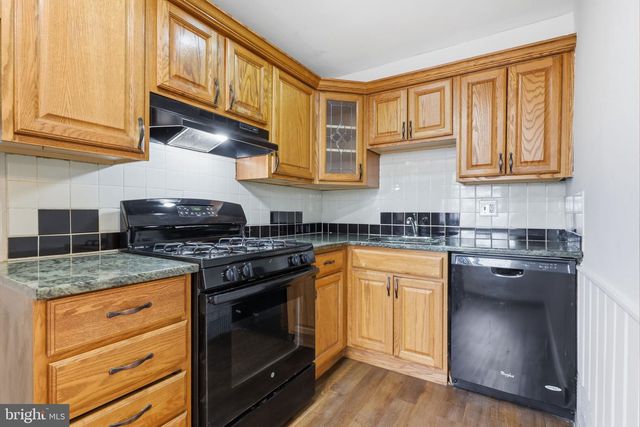 18 GLENHAVEN RD, Glenolden, PA 19036