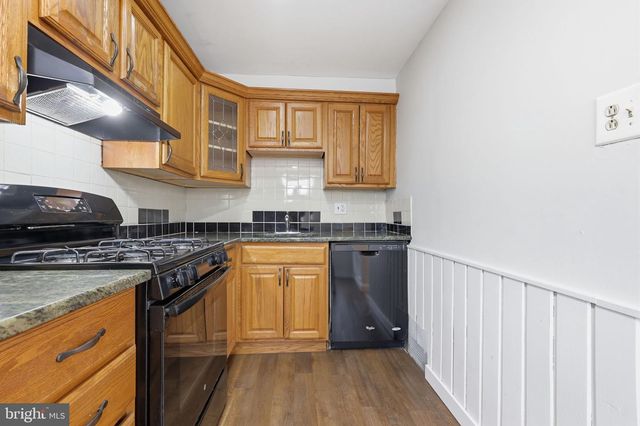 18 GLENHAVEN RD, Glenolden, PA 19036