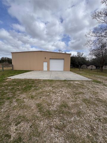 6907 Fm 2403 Rd A, Alvin, TX 77511