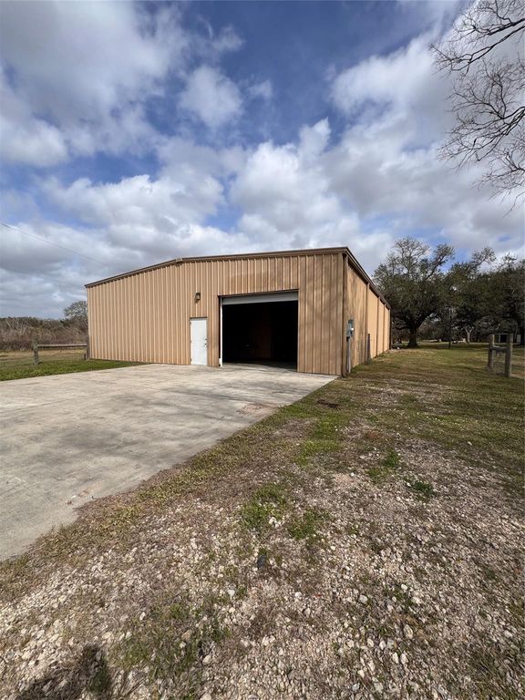 6907 Fm 2403 Rd A, Alvin, TX 77511