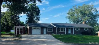 4114 W Ely Road, Hannibal, MO 63401