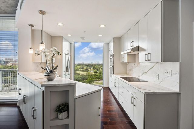 5925 Almeda Road 11218, Houston, TX 77004