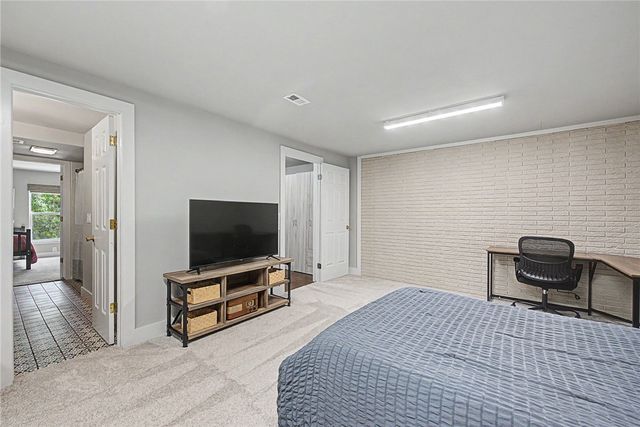 1325 Quail Run Circle, Bentonville, AR 72712