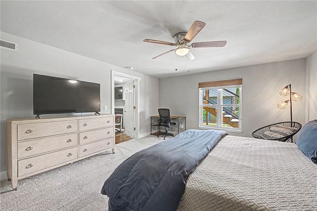 1325 Quail Run Circle, Bentonville, AR 72712
