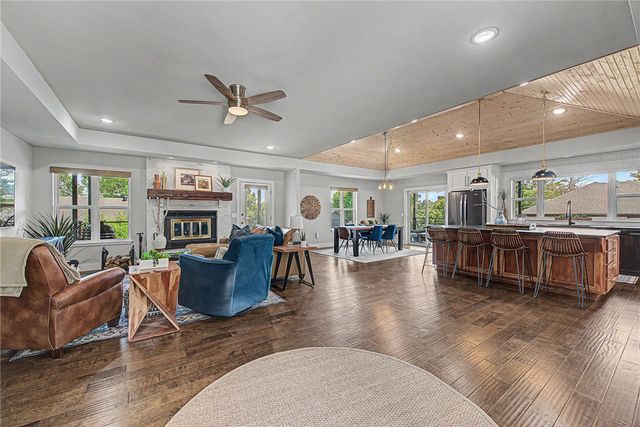1325 Quail Run Circle, Bentonville, AR 72712