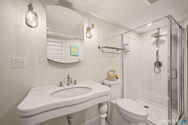 11 Klondike Avenue, Stamford, CT 06907