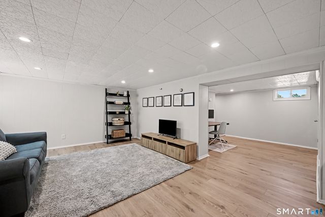 11 Klondike Avenue, Stamford, CT 06907