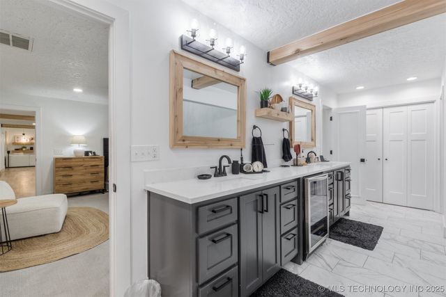 10123 S Urbana Avenue, Tulsa, OK 74137