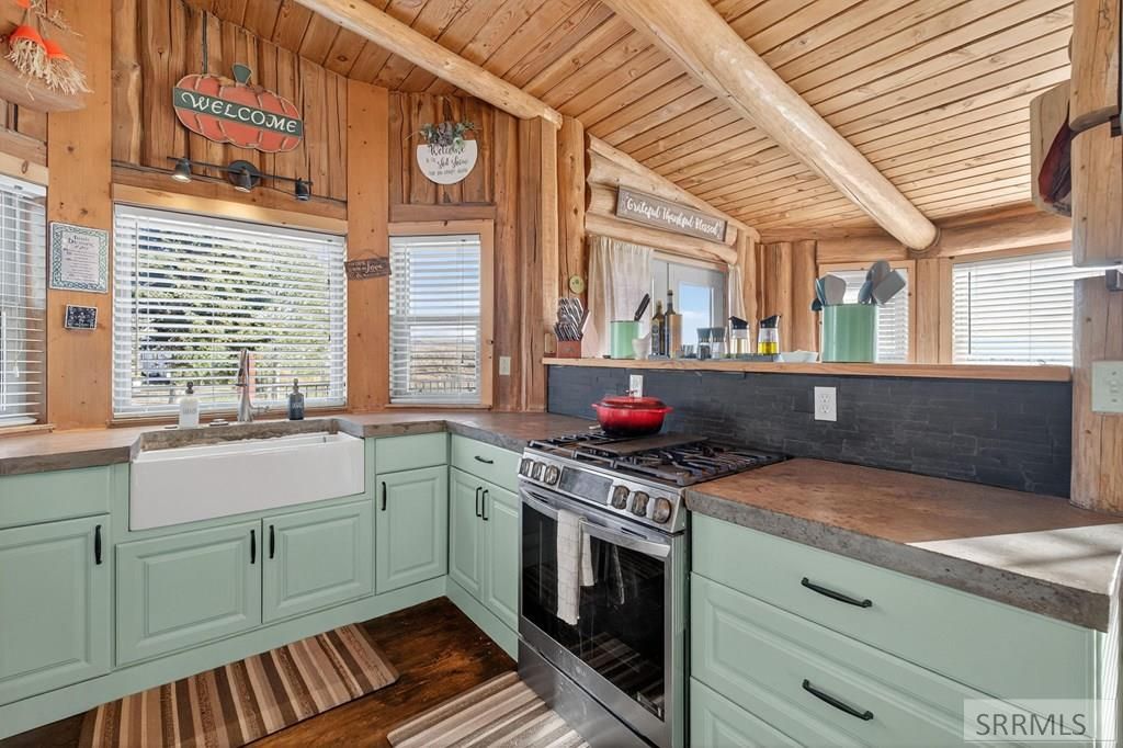 Image 10 of property listing at 1686 E Harkness Canyon Road, Mccammon, ID 83250