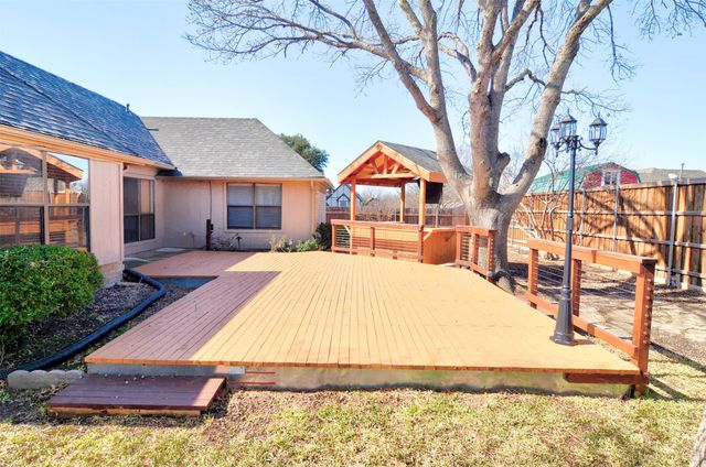 8205 Intrepid Lane, Rowlett, TX 75089