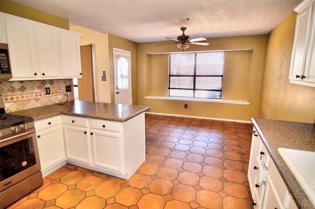 8205 Intrepid Lane, Rowlett, TX 75089