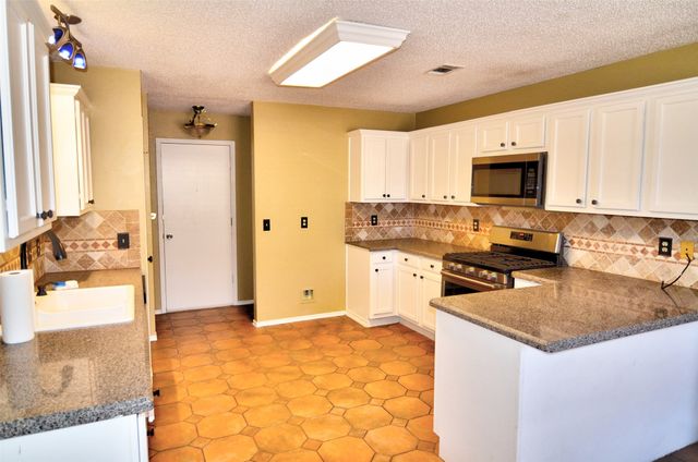 8205 Intrepid Lane, Rowlett, TX 75089