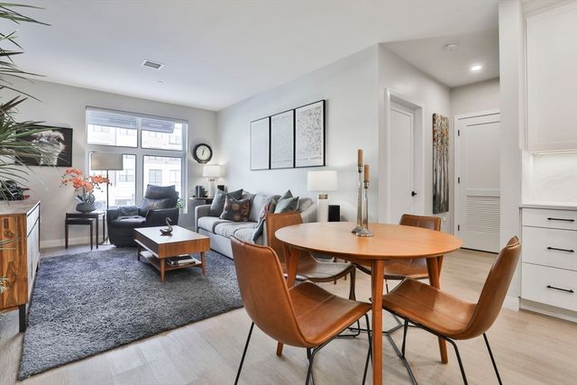 18 Artisan Drive 217, Salem, NH 03079