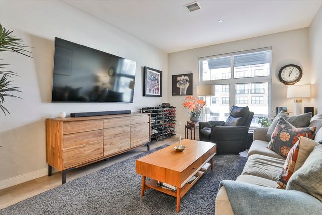 18 Artisan Drive 217, Salem, NH 03079