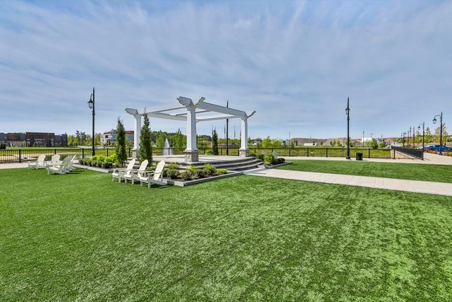 18 Artisan Drive 217, Salem, NH 03079