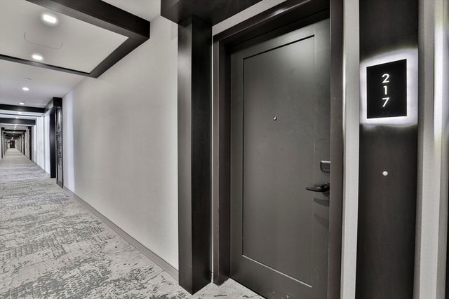 18 Artisan Drive 217, Salem, NH 03079