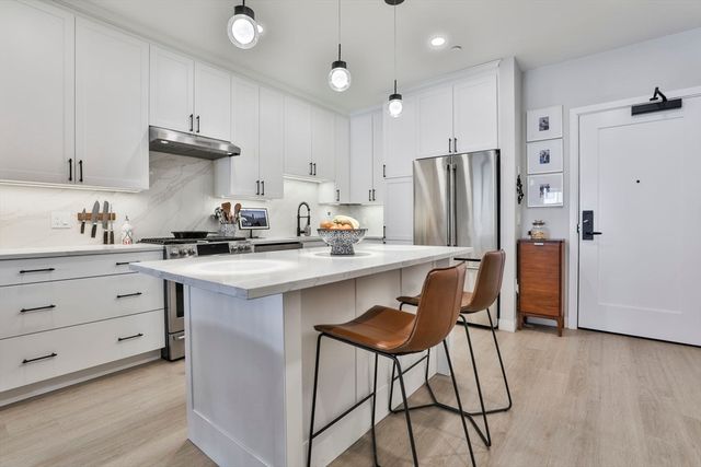 18 Artisan Drive 217, Salem, NH 03079