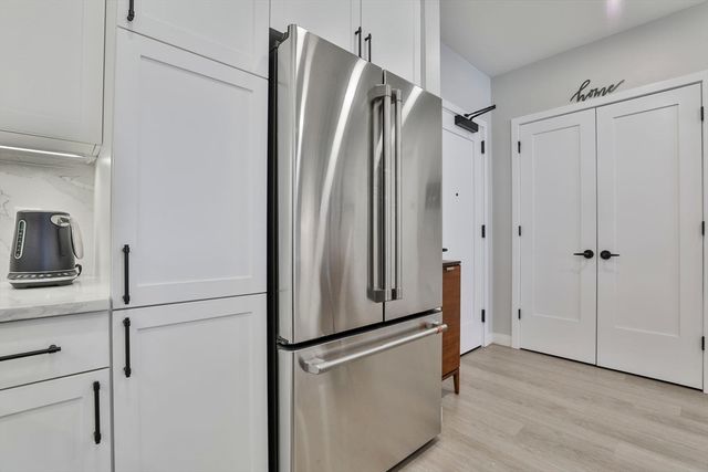 18 Artisan Drive 217, Salem, NH 03079