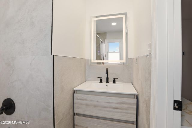 1033 Birmingham Avenue, Toms River, NJ 08757