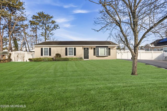 1033 Birmingham Avenue, Toms River, NJ 08757