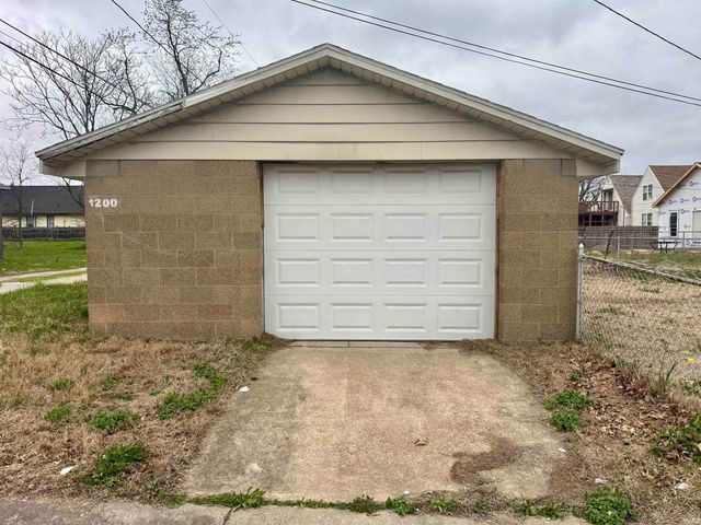 1200 N Third Avenue, Evansville, IN 47710