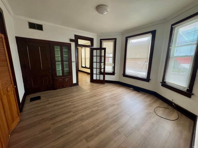 1200 N Third Avenue, Evansville, IN 47710