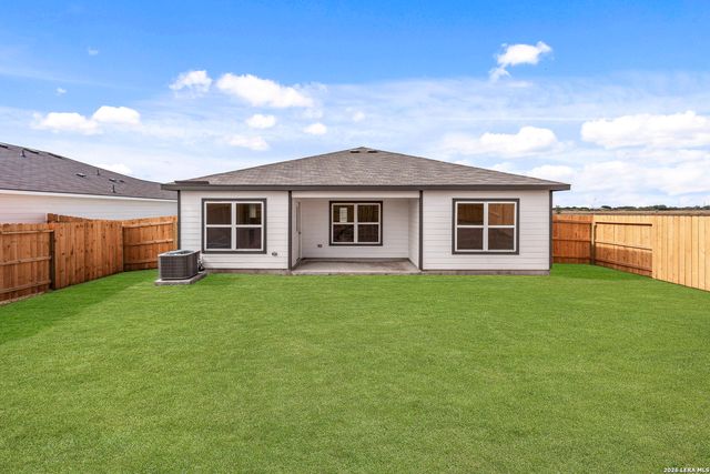 16166 Farmer, Lytle, TX 78052