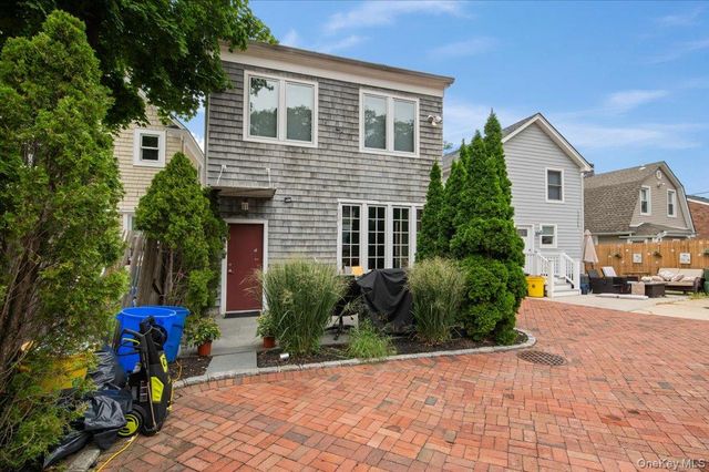 97 Pine Hollow Road, Oyster Bay, NY 11771