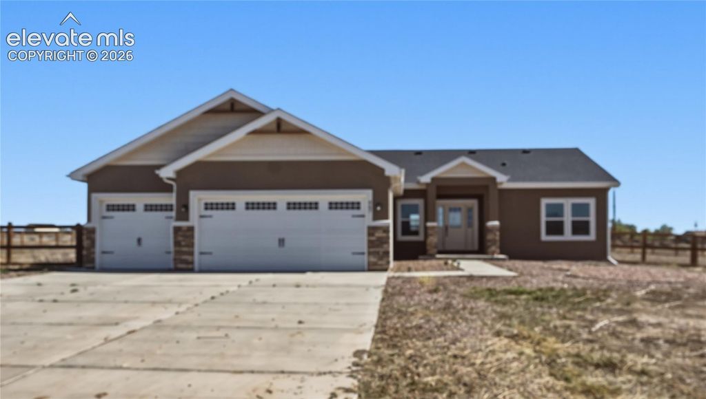 667 E Vermillion Drive, Pueblo, CO 81007 — exterior