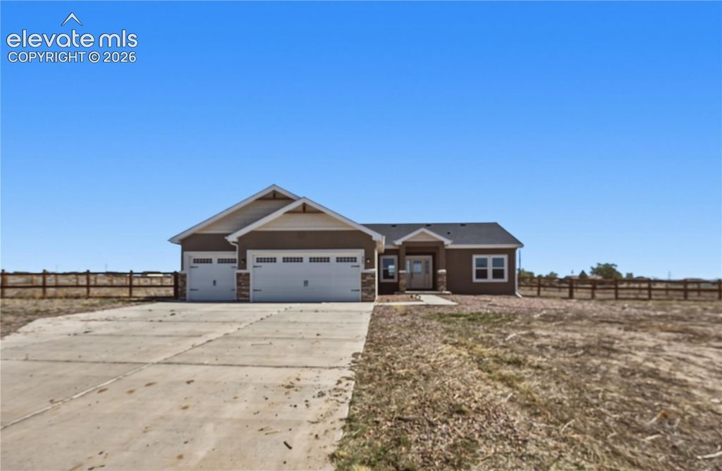 667 E Vermillion Drive, Pueblo, CO 81007 — photo 2