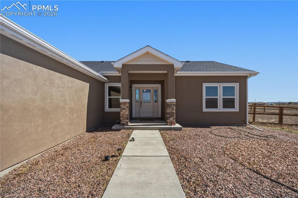 667 E Vermillion Drive, Pueblo, CO 81007 — photo 3