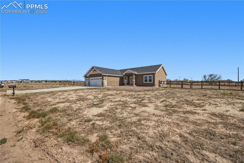 667 E Vermillion Drive, Pueblo, CO 81007 — photo 4