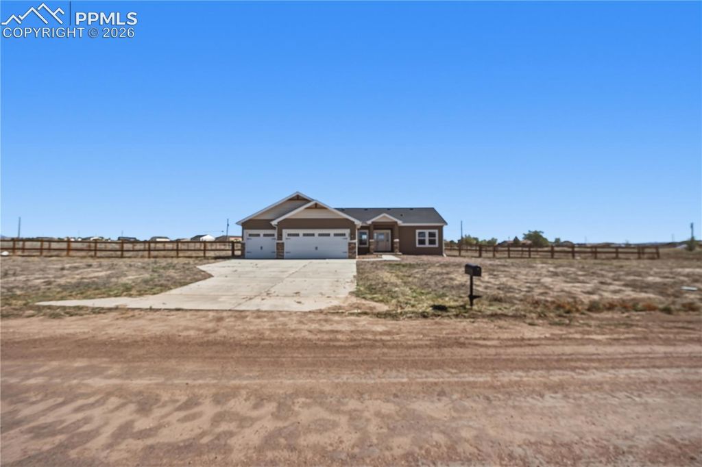 667 E Vermillion Drive, Pueblo, CO 81007 — photo 5