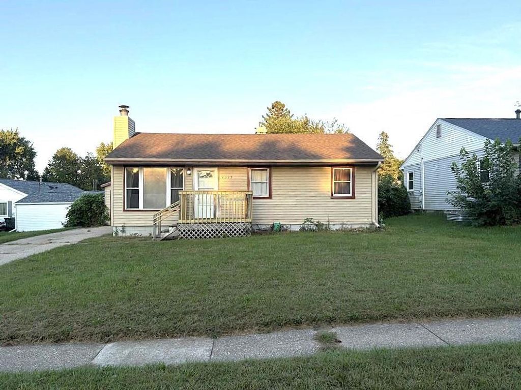 2015 Pioneer Drive, Beloit, WI 53511