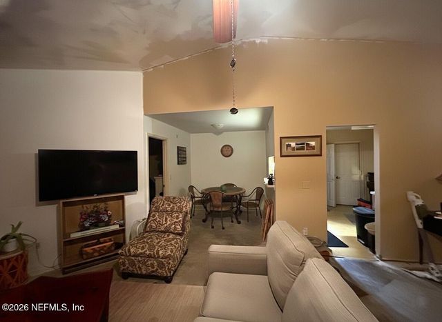 8062 LOCH LOMOND Lane, Jacksonville, FL 32244