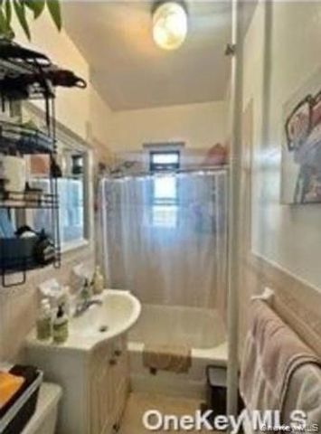 21-78 35 Street 5F, Astoria, NY 11105