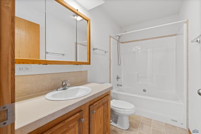 11981 MOUNTAIN LION LN, Hot Springs, SD 57747