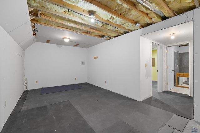 11981 MOUNTAIN LION LN, Hot Springs, SD 57747