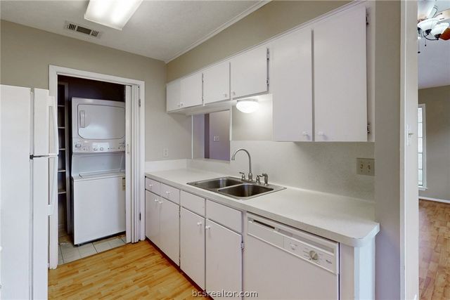 2519 Cross Timbers Drive, College Station, TX 77840