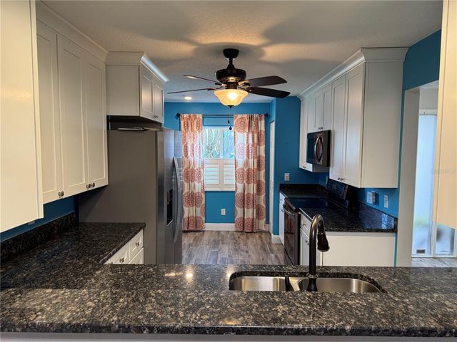 1936 SE 37TH COURT CIRCLE, Ocala, FL 34471